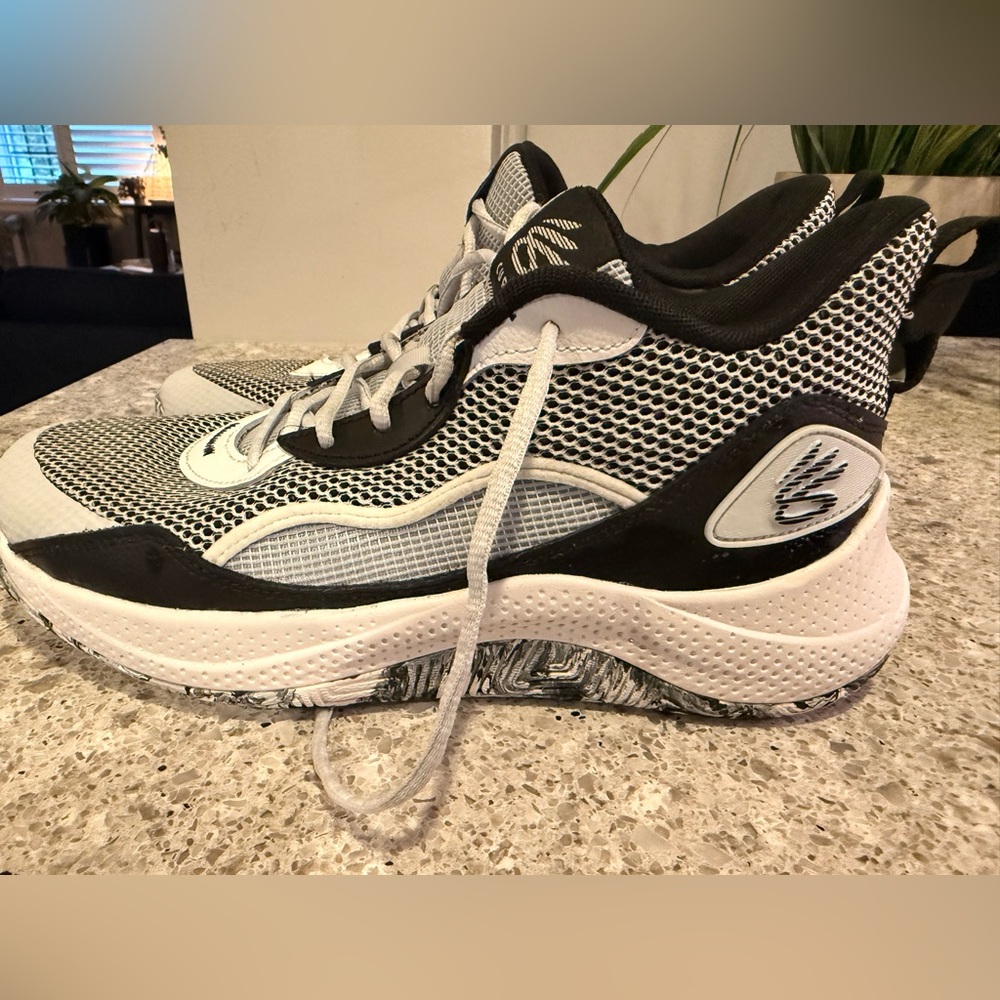 Curry 3Z 24 Men’s Size 10